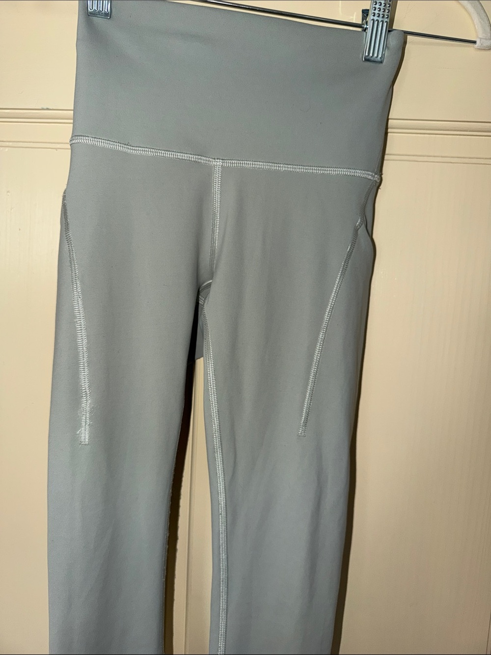 lululemon athletica High-Rise Light Gray Workout Leggings - Picture 3 of 5